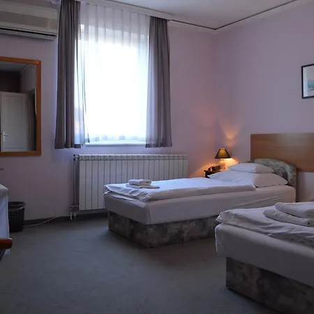 Apollo Hotel 3*